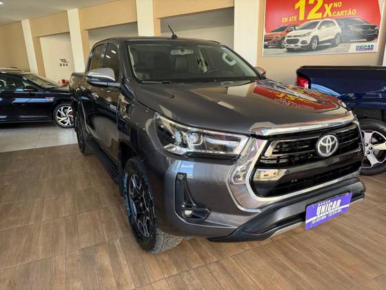 TOYOTA HILUX 2.8 GR SPORT 4X4 CD 16V DIESEL 4P AUTOMÁTICO TOYOTA HILUX 2.8 GR SPORT 4X4 CD 16V DIESEL 4P AUTOMÁTICO